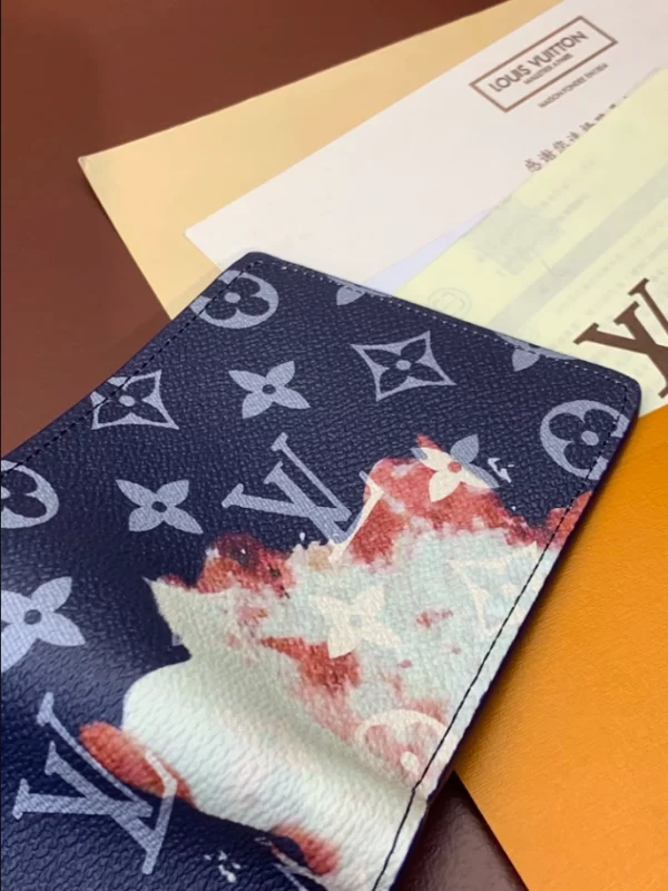 Louis Vuitton Multiple Wallet - WL04