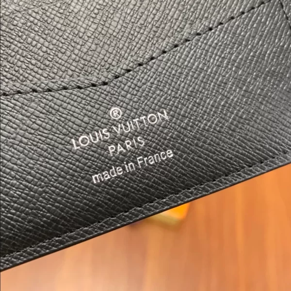 Louis Vuitton Slender Wallet - WL22