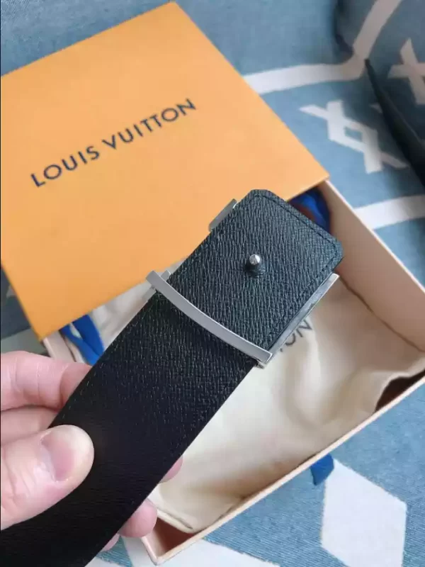 LV Initials 40mm Reversible Belt - B016