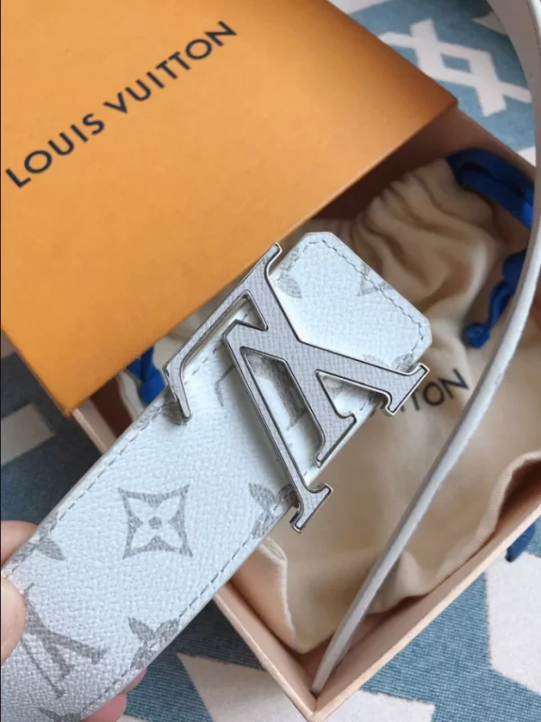 LV Initials 40mm Reversible Belt - B031