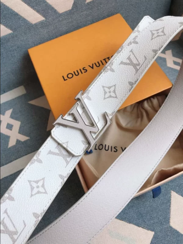 LV Initials 40mm Reversible Belt - B031