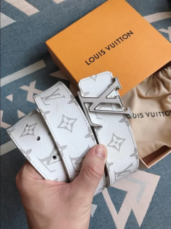 LV Initials 40mm Reversible Belt - B031