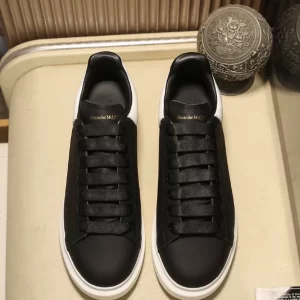 Alexander McQueen Oversized Sneaker - RAS02