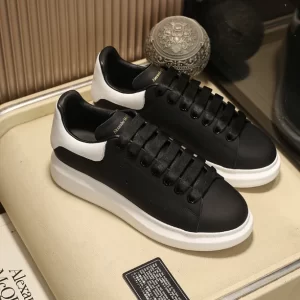 Alexander McQueen Oversized Sneaker - RAS02