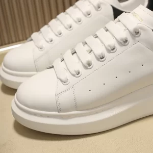 Alexander McQueen Oversized Sneaker - RAS03