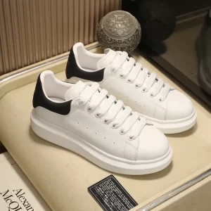 Alexander McQueen Oversized Sneaker - RAS03