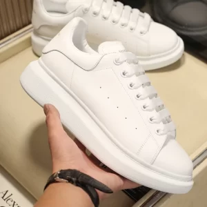 Alexander McQueen Oversized Sneaker - RAS04