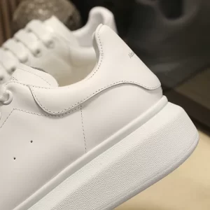 Alexander McQueen Oversized Sneaker - RAS04