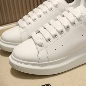 Alexander McQueen Oversized Sneaker - RAS04