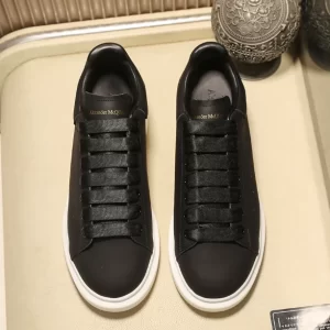 Alexander McQueen Oversized Sneaker in Black - RAS01