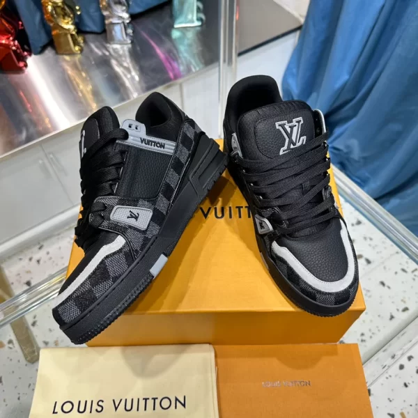 LV Trainer Sneaker - RLS49