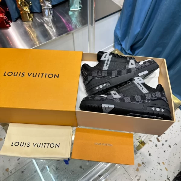 LV Trainer Sneaker - RLS49