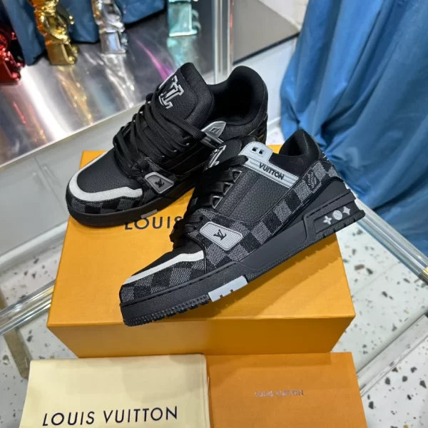 LV Trainer Sneaker - RLS49