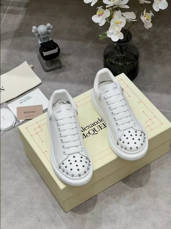 Alexander McQueen Oversized Sneaker - RAS29