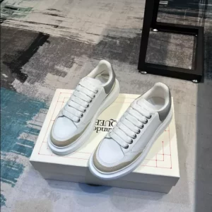 Alexander McQueen Oversized Sneaker - RAS06