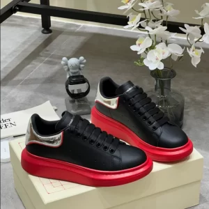 Alexander McQueen Oversized Sneaker - RAS27