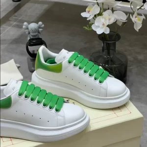 Alexander McQueen Oversized Sneaker - RAS50