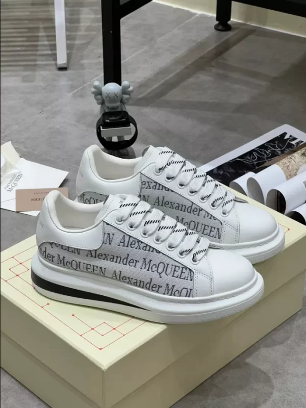 Alexander McQueen Oversized Sneaker - RAS58