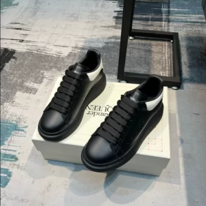 Alexander McQueen Oversized Sneaker - RAS24