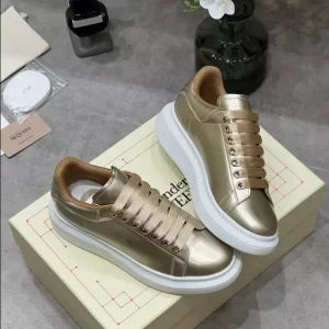 Alexander McQueen Oversized Sneaker - RAS28