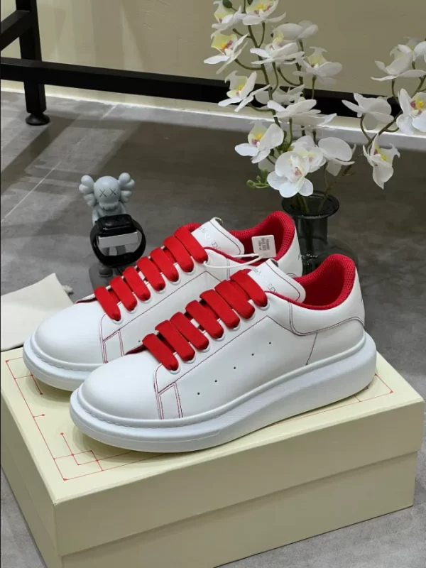 Alexander McQueen Oversized Sneaker - RAS47