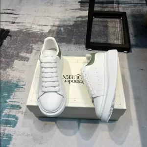 Alexander McQueen Oversized Sneaker - RAS26