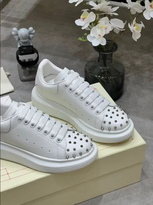 Alexander McQueen Oversized Sneaker - RAS29