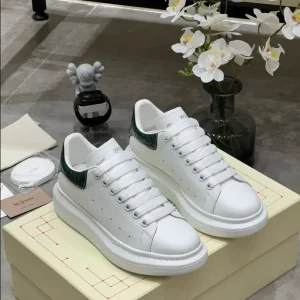 Alexander McQueen Oversized Sneaker - RAS35