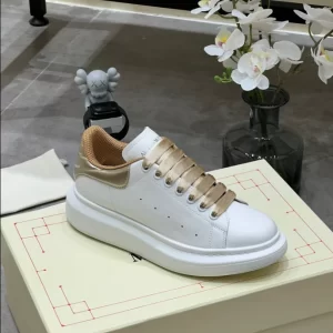 Alexander McQueen Oversized Sneaker - RAS42