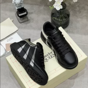 Alexander McQueen Oversized Sneaker - RAS46