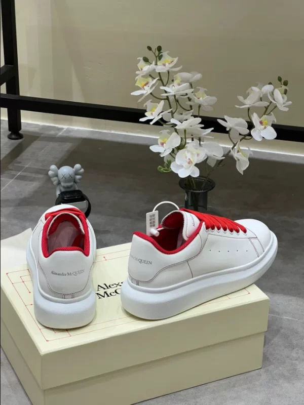 Alexander McQueen Oversized Sneaker - RAS47