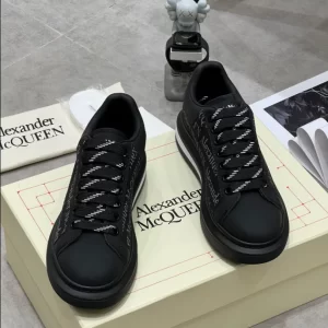 Alexander McQueen Oversized Sneaker - RAS57