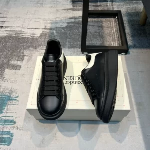 Alexander McQueen Oversized Sneaker - RAS24