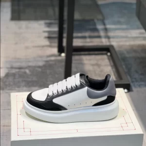 Alexander McQueen Oversized Sneaker - RAS08