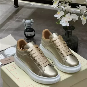 Alexander McQueen Oversized Sneaker - RAS28