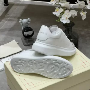 Alexander McQueen Oversized Sneaker - RAS29