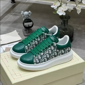 Alexander McQueen Oversized Sneaker - RAS53