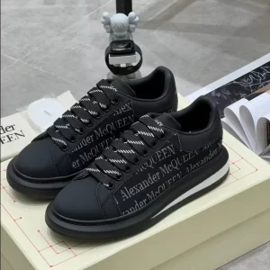 Alexander McQueen Oversized Sneaker - RAS57