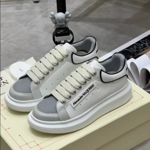 Alexander McQueen Oversized Sneaker - RAS59