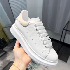 Alexander McQueen Oversized Sneaker - RAS20