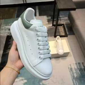 Alexander McQueen Oversized Sneaker - RAS26