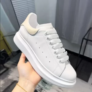 Alexander McQueen Oversized Sneaker - RAS17