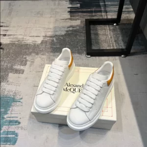 Alexander McQueen Oversized Sneaker - RAS18