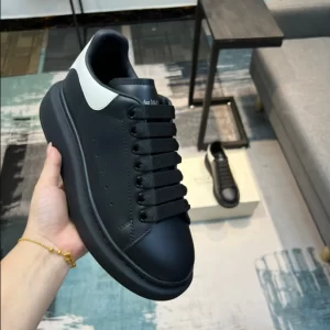 Alexander McQueen Oversized Sneaker - RAS24