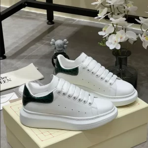 Alexander McQueen Oversized Sneaker - RAS35