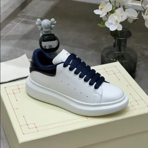 Alexander McQueen Oversized Sneaker - RAS41