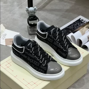 Alexander McQueen Oversized Sneaker - RAS63