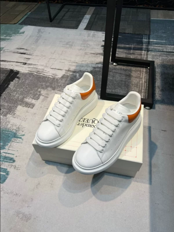 Alexander McQueen Oversized Sneaker - RAS23