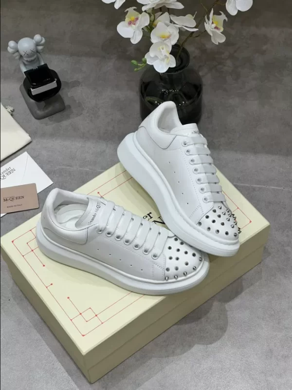 Alexander McQueen Oversized Sneaker - RAS29