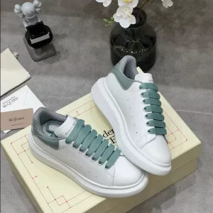 Alexander McQueen Oversized Sneaker - RAS40